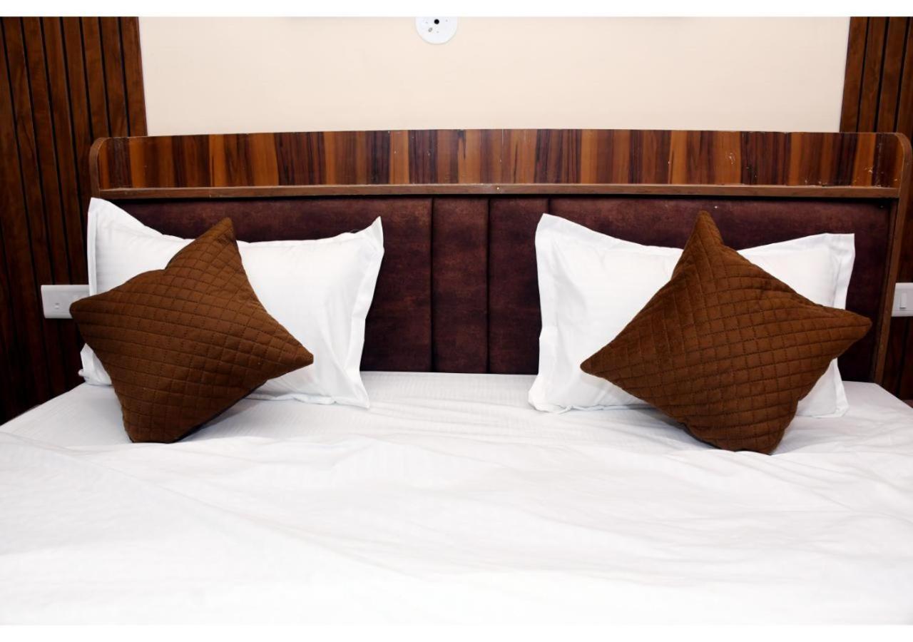 Tirupati Balaji Inn Bageshwar Dham Basāri Extérieur photo