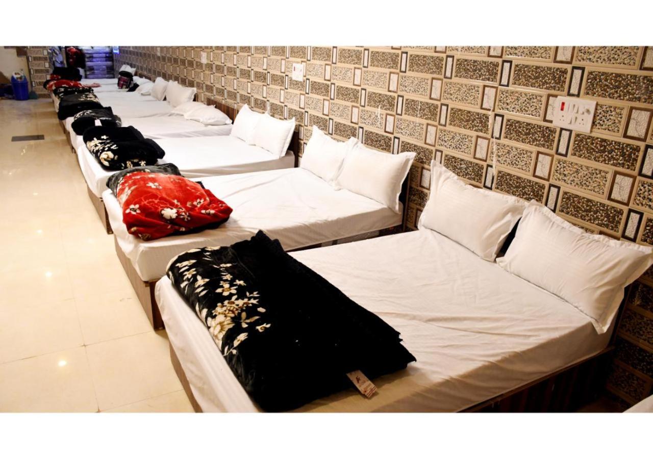 Tirupati Balaji Inn Bageshwar Dham Basāri Extérieur photo