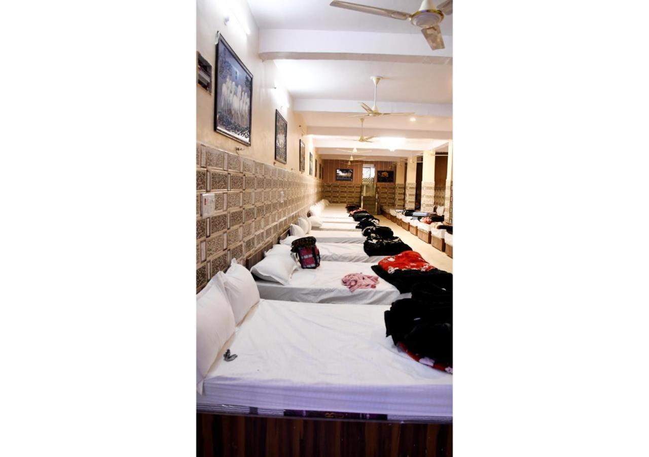 Tirupati Balaji Inn Bageshwar Dham Basāri Extérieur photo
