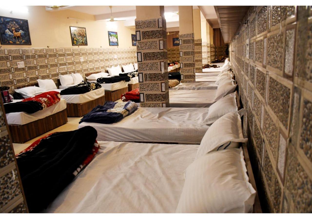 Tirupati Balaji Inn Bageshwar Dham Basāri Extérieur photo