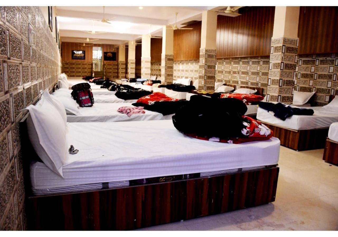 Tirupati Balaji Inn Bageshwar Dham Basāri Extérieur photo